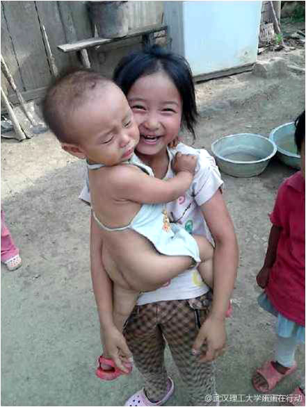 7��17�������������Є�(d��ng)���F(tu��n)�(du��)��η��(du��)��(du��)֧�̵ĺ��ӂ��M(j��n)���˼��L�����o���ӂ���ȥ�˺�(ji��n)�ε�������һ���(du��)�T�f(shu��)�����F(xi��n)�ڽK���˽⺢�ӂ�?y��u)�ʲô�?hu��)�t����߀�О�ʲô���С�С���֡���С�������@���ɽ·��ĺ��y�����еĺ����όW(xu��)ǰ߀���Ƚoţ��ݡ������D�ϵ�СŮ���mȻ���g���󣬵���ܵ��ѽ�(j��ng)ʮ�֋�����