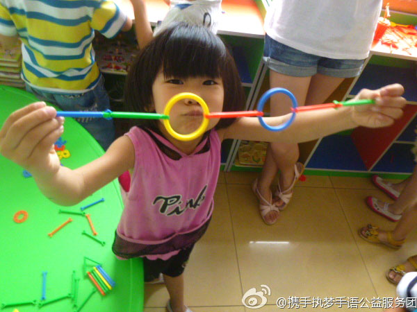 7��8����8��15����ɽ�|������W(xu��)���y�ֈ�(zh��)��(m��ng)�����Z(y��)�������(w��)�F(tu��n)��ɽ�|�Ͳ��e�k�˞���37��Ĺ�����(d��ng)�������������؅^(q��)���L�@����ͯ�ļ�ͥ���˽Ⲣӛ��@����ͯ����ͽ�����r���_(k��i)չ�o(w��)�ϵK���Z(y��)��Ӗ(x��n)�����D��ɽ�|ʡ�Ͳ��а��`����(f��)���ĵĺ��ӂ�չʾ�����Ą�(chu��ng)���ֹ���