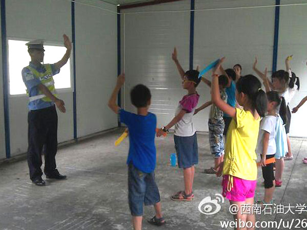 7��24��������ʯ�ʹ�W(xu��)У��(b��o)ӛ�߈F(tu��n)���Ű�֧��־Ը�(du��)�o���ӂ�����(l��i)��һ�ò�һ�ӵ��I(y��)�w�(y��n)�n�����а������t(y��)�����ώ����������ƌW(xu��)�ң���ώ���N�I(y��)���(du��)�T��ϣ�������ӂ�?c��)ڸ���(g��)�I(y��)�ώ�ָ��(d��o)�����܌�(du��)δ��(l��i)���������Mϣ�����D�顰���������ڽ̌�(d��o)���ӂ���ָͨ�]�Ļ��A(ch��)�ք�(sh��)��