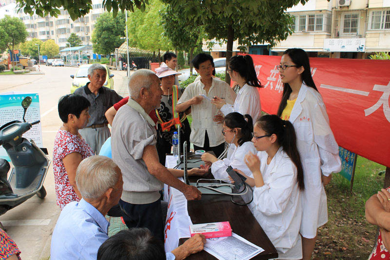 �F(tu��n)�(du��)�ɆT���M(f��i)����^(q��)����y(c��)��Ѫ�����ܵ����񂃵�ٝ�p������ϣ�����Զ��һЩ�@�ӵĻ��(d��ng)��