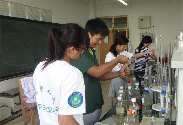 ꠆T���ڌ���Ҍ��ɼ��؁���ˮ���M(j��n)�Ќ�����,������Ҫ����ˮ�ӵ�PH����ȡ�늌�(d��o)�ʡ������ȹ����ָ��(bi��o)�ęz�y����(sh��)��(j��)�M(j��n)��̎����