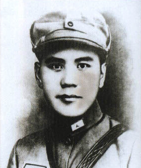 �����壨1902.7.4��1938.4.22������������Ӣ������ܰɽ���|����������������܊�܊�T����2܊6�����L�������܏��W(xu��)����Ҋ��ί�΅��c��������׃��׽�Y�Є�(d��ng)��1938�꣬��������S�Rռɽ�ڃ�(n��i)�ɹŰ��^�й�ꖿh�t�͗U�Ӵ��c��܊�^��Ѫ��(zh��n)��4��22�գ������岻�������������܊�����׼�(j��)�����������������������������e����׷�����(hu��)��1961�꣬���ʡ��������׷�J(r��n)������������ʿ��2014��9�£���(j��ng)�h����������(w��)Ժ����(zh��n)�������屻����������������300����������Ӣ�Һ�Ӣ��Ⱥ�w��䛡�