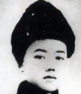 �ܘ�|��1918��1937���|������(li��n)܊�߼�ָ�]�T��ɽ�|ʡƽ�ȿh����1925���S��ĸ�ӻĵ�����ʡ�q���h��1931���һ����׃�����e�O���ӿ��ջ����1933����������Ї����a(ch��n)�h��1935��2�������x�鹲���F�|�M��ί��ӛ��4�����Ζ|���������܊�ڶ�܊��һ�F��ί��1936��3�����Ζ|����(li��n)�ڶ�܊��һ����ί�掟�hί��ӛ��܊�hίί�T��7�����x���й��ϝMʡίί�T��9�����Ζ|����(li��n)��һ·܊���Ď����L����ί��1937��4��24�����ڰ��D�h��ɳ���Ͻ��S�����c�ΰ��D�h�ΰ������(zh��n)�в��Ҡ�����