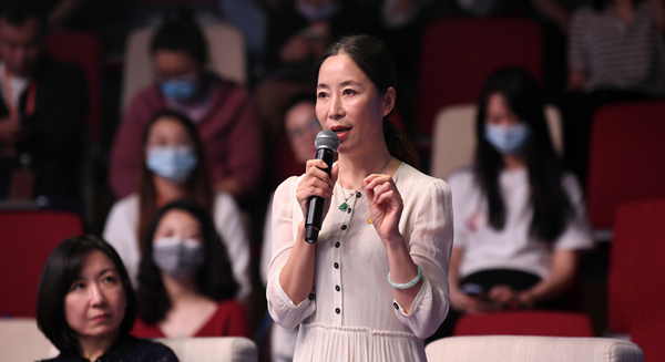 �ڶ���ح2000��Ϥ��W�\(y��n)��(hu��)���߹�܊ ����Ƽ