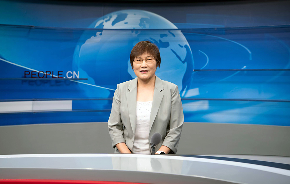 中國(guó)兒童中心黨委書記叢中笑接受人民網(wǎng)采訪。人民網(wǎng) 楊華龍攝