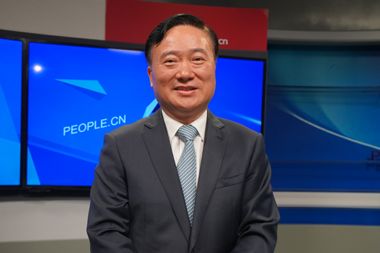 中國五礦集團有限公司黨組書記、董事長翁祖亮做客人民網(wǎng)。實習(xí)生趙晉杰攝