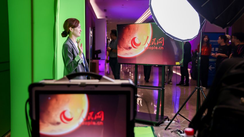 隨幻虛擬直播工作站體驗(yàn)區(qū)。主辦方供圖