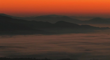 雲(yún)南南華：冬日日出“撞”雲(yún)海